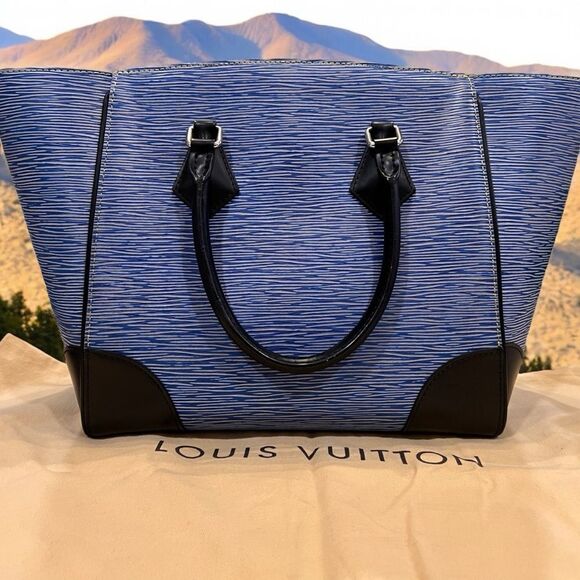 Louis Vuitton EPI Phoenix MM Tote - Picture 1 of 11